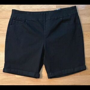Old Navy Black Women's Bermuda Shorts